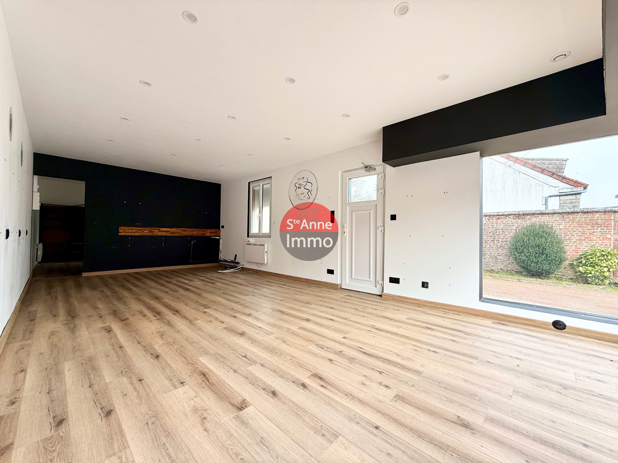 Immo80 – L'immobilier à Amiens et dans la Somme-ROSIERES-EN-SANTERRE – CENTRE VILLE – LOCAL COMMERCIAL