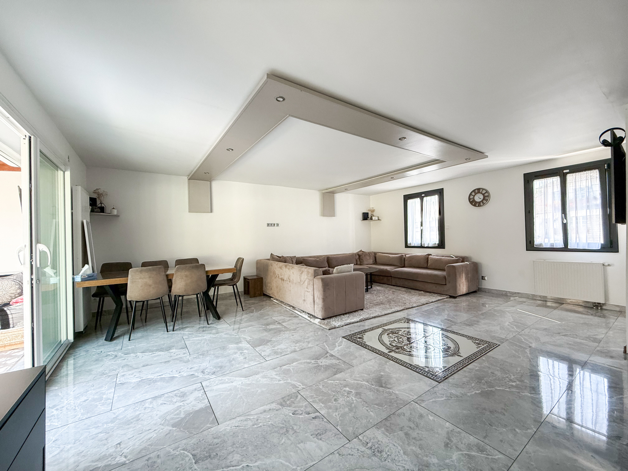 Immo80 – L'immobilier à Amiens et dans la Somme-ROYE – MAISON INDIVIDUELLE – AUTONOMIE DE PLAIN PIED – 4 CHAMBRES – SOUS SOL COMPLET – GARAGE – PARKING – TERR