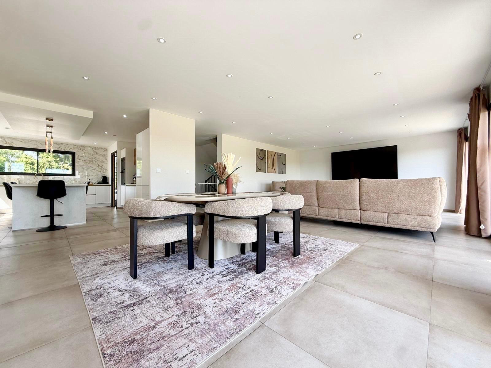 Immo80 – L'immobilier à Amiens et dans la Somme-BUSSY LES DAOURS – MAISON D&rsquo;ARCHITECTE – PAVILLON INDIVIDUEL – DOUBLE GARAGE – JARDIN