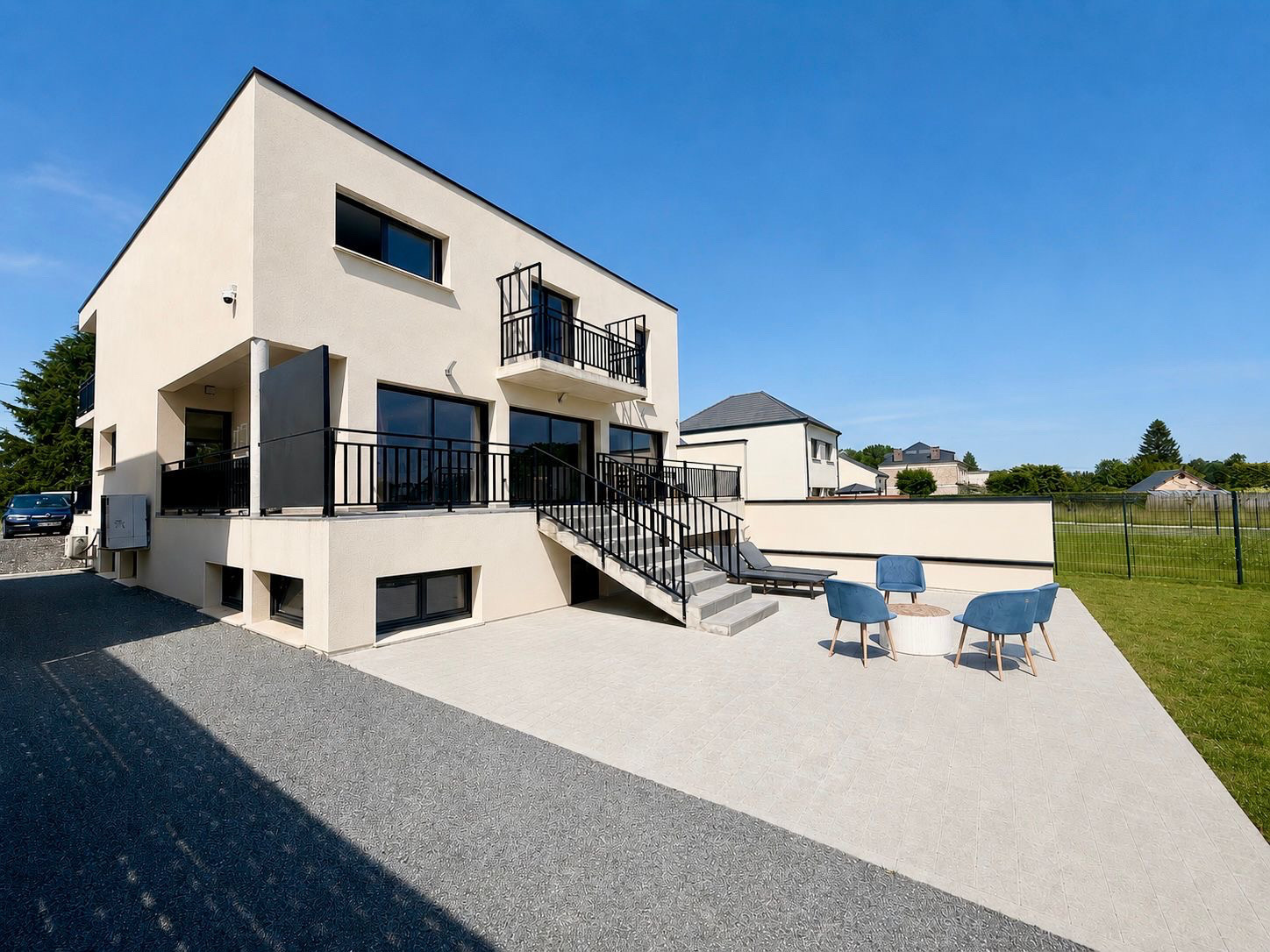 Immo80 – L'immobilier à Amiens et dans la Somme-BUSSY LES DAOURS – MAISON D&rsquo;ARCHITECTE – PAVILLON INDIVIDUEL – DOUBLE GARAGE – JARDIN