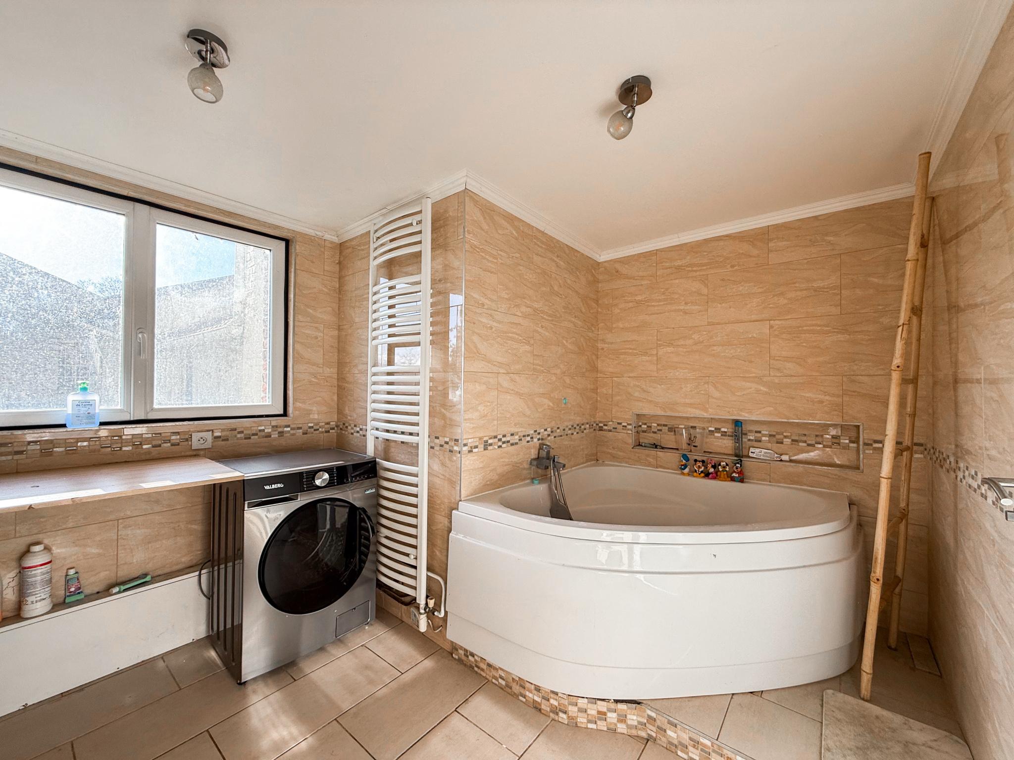 Immo80 – L'immobilier à Amiens et dans la Somme-FRANSART – MAISON DE MAITRE – 4 CHAMBRES – COUR – JARDIN – DEPENDANCES -GARAGE – PLACE DE PARKINGS PRIVATIVES