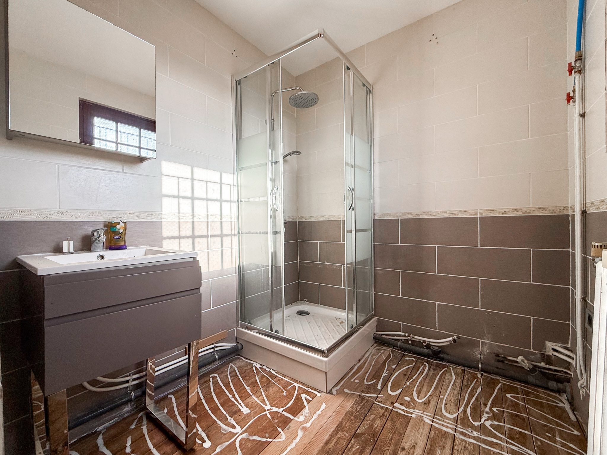 Immo80 – L'immobilier à Amiens et dans la Somme-FRANSART – MAISON DE MAITRE – 4 CHAMBRES – COUR – JARDIN – DEPENDANCES -GARAGE – PLACE DE PARKINGS PRIVATIVES