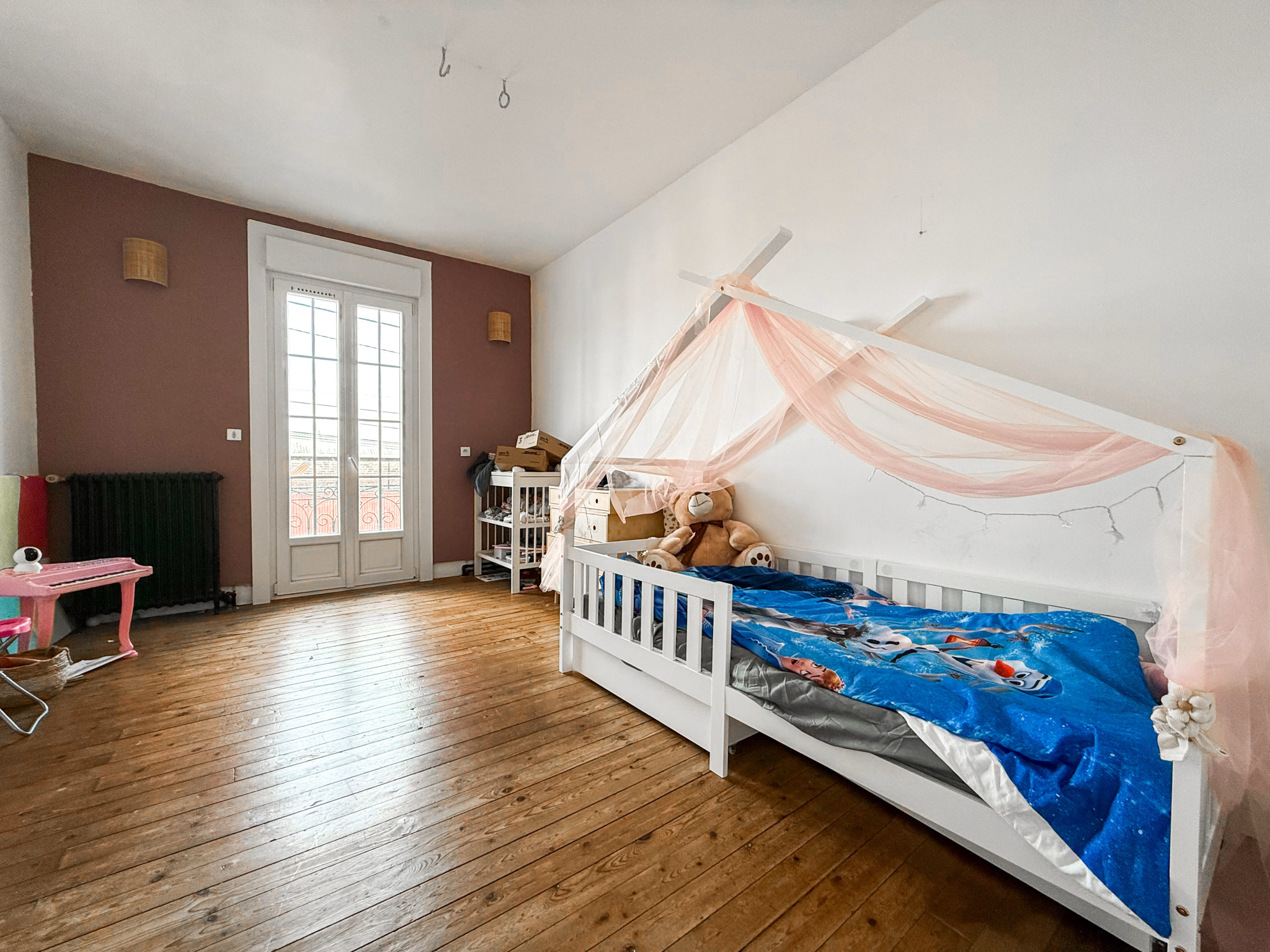 Immo80 – L'immobilier à Amiens et dans la Somme-FRANSART – MAISON DE MAITRE – 4 CHAMBRES – COUR – JARDIN – DEPENDANCES -GARAGE – PLACE DE PARKINGS PRIVATIVES