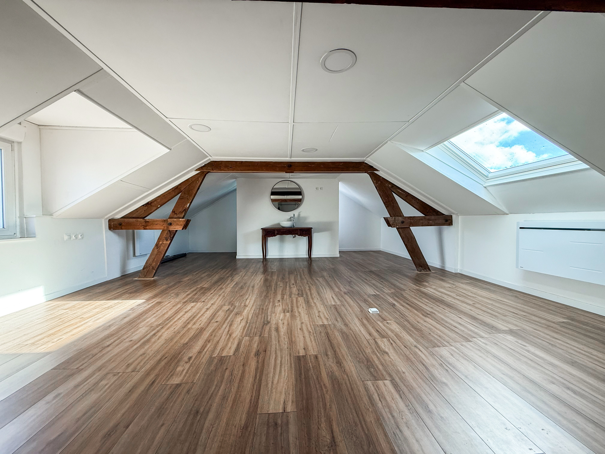 Immo80 – L'immobilier à Amiens et dans la Somme-FRANSART – MAISON DE MAITRE – 4 CHAMBRES – COUR – JARDIN – DEPENDANCES -GARAGE – PLACE DE PARKINGS PRIVATIVES