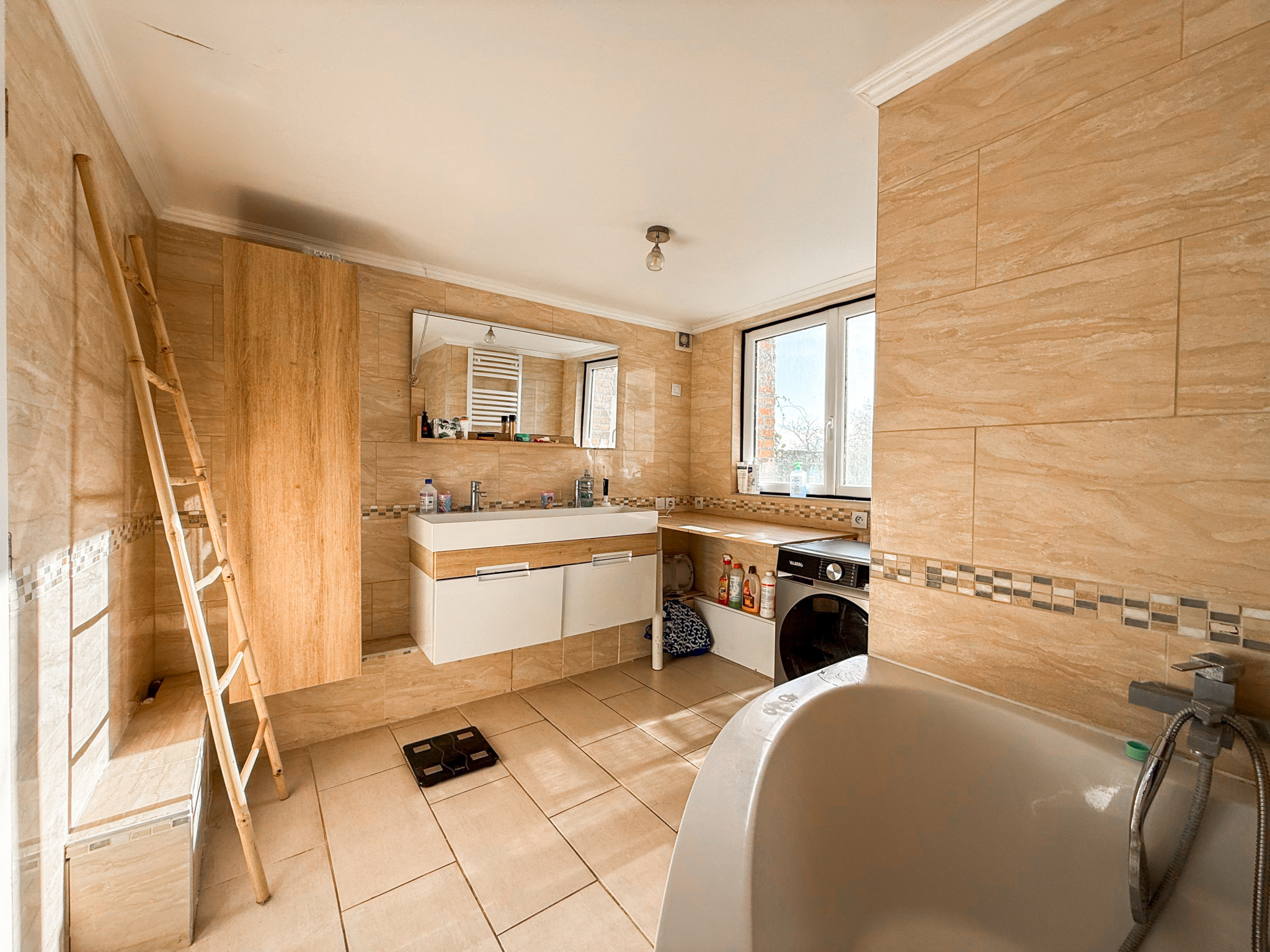 Immo80 – L'immobilier à Amiens et dans la Somme-FRANSART – MAISON DE MAITRE – 4 CHAMBRES – COUR – JARDIN – DEPENDANCES -GARAGE – PLACE DE PARKINGS PRIVATIVES