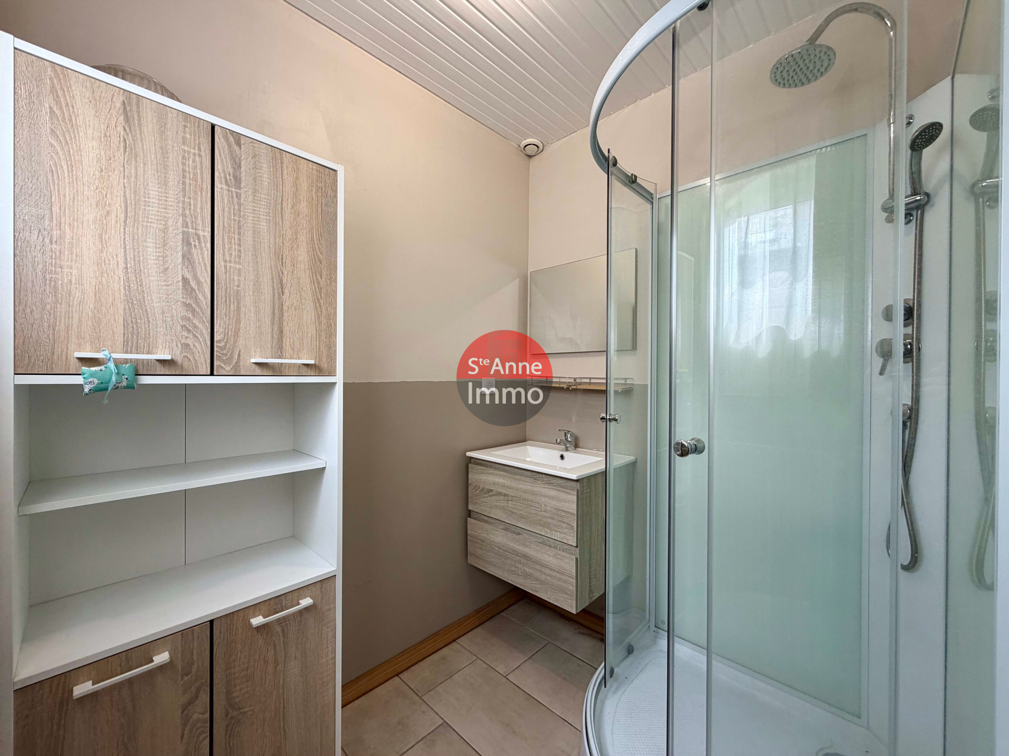 Immo80 – L'immobilier à Amiens et dans la Somme-ALBERT – MAISON MITOYENNE – 127m2 – 3 CHAMBRES – BUREAU – JARDIN