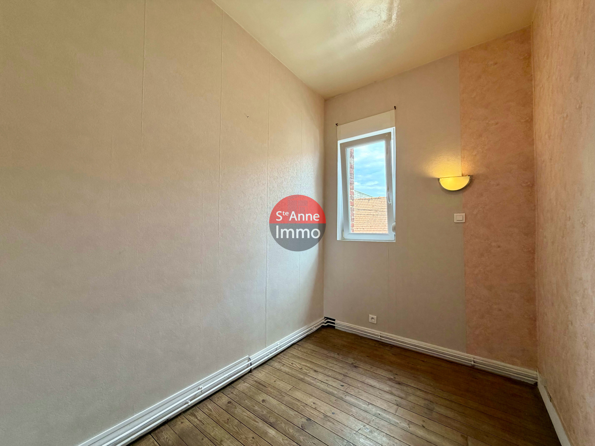 Immo80 – L'immobilier à Amiens et dans la Somme-ALBERT – MAISON MITOYENNE – 127m2 – 3 CHAMBRES – BUREAU – JARDIN