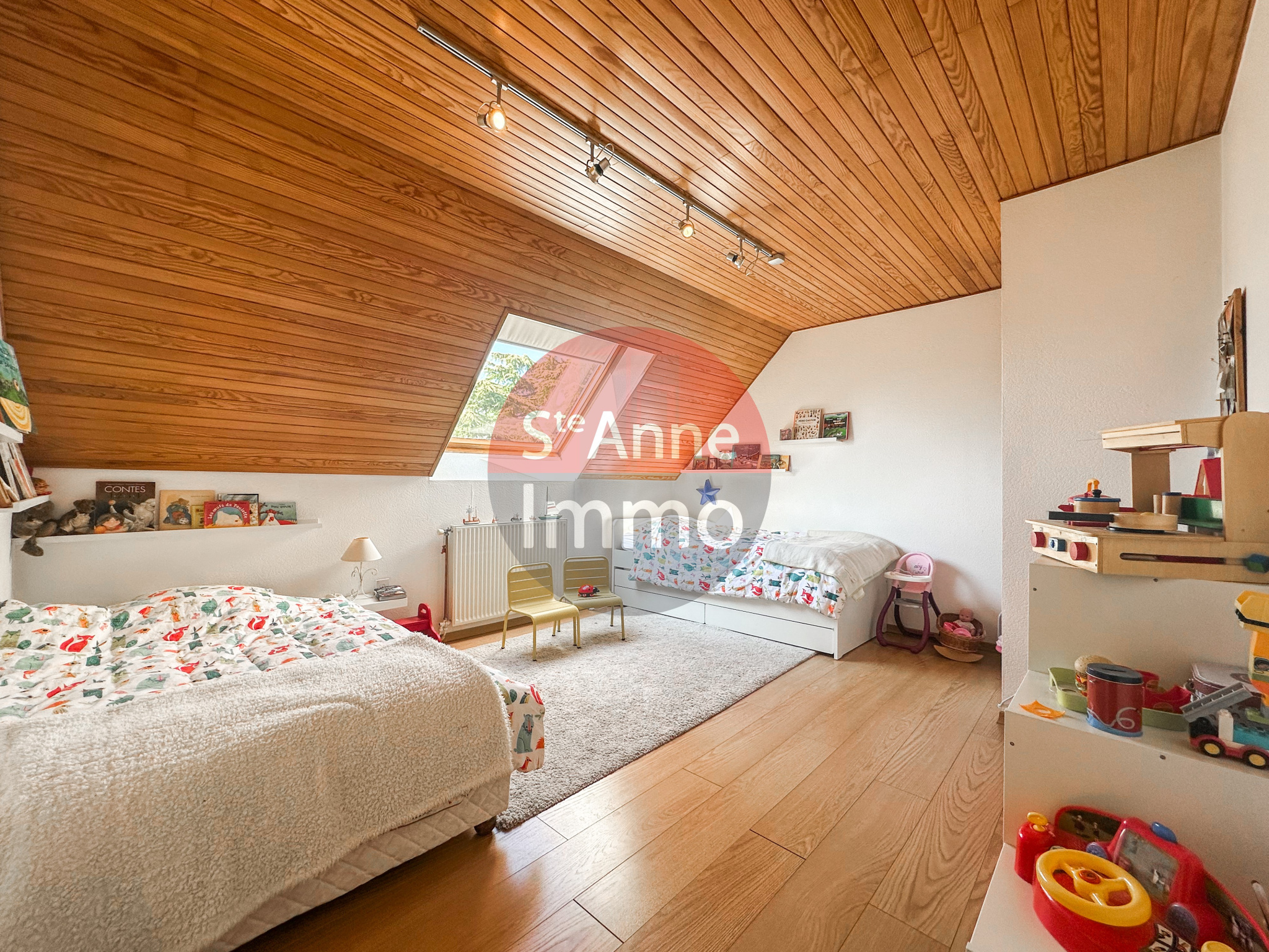 Immo80 – L'immobilier à Amiens et dans la Somme-MONTDIDIER – PAVILLON INDIVIDUEL – SOUS-SOL COMPLET – 6 CHAMBRES