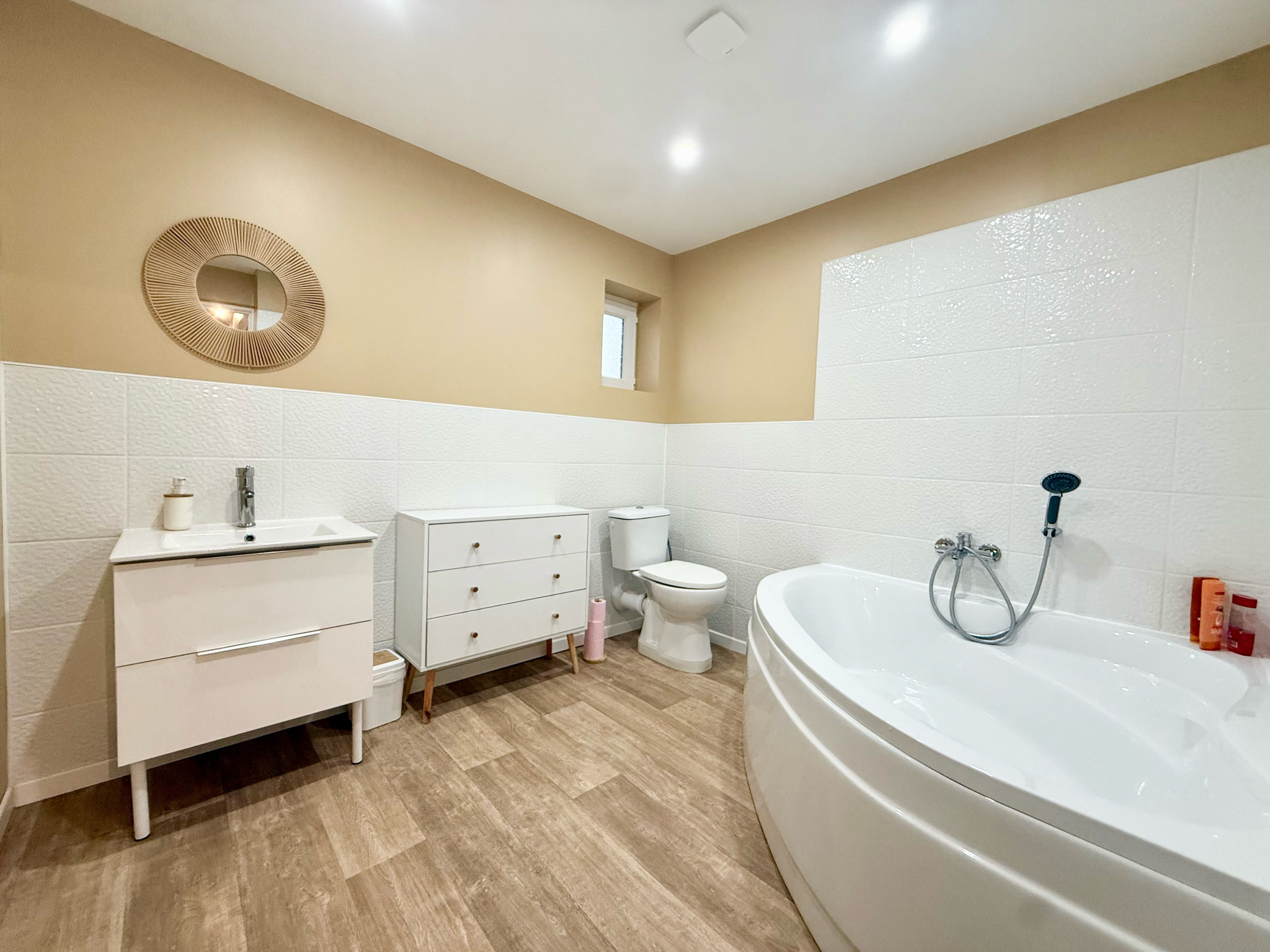 Immo80 – L'immobilier à Amiens et dans la Somme-MOREUIL – CASTEL – ENSEMBLE IMMOBILIER – 2 MAISONS + SALLE DES FETES – GARAGES – JARDIN