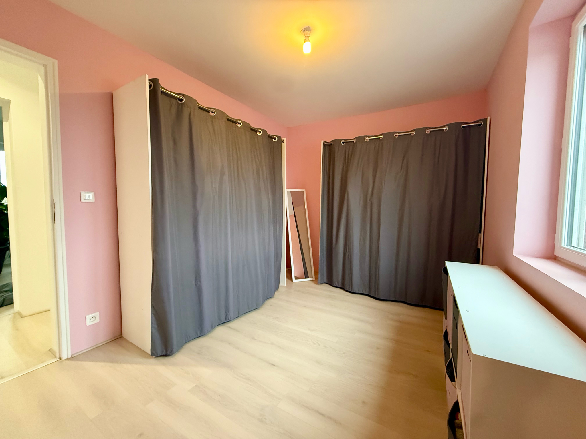 Immo80 – L'immobilier à Amiens et dans la Somme-MOREUIL – CASTEL – ENSEMBLE IMMOBILIER – 2 MAISONS + SALLE DES FETES – GARAGES – JARDIN