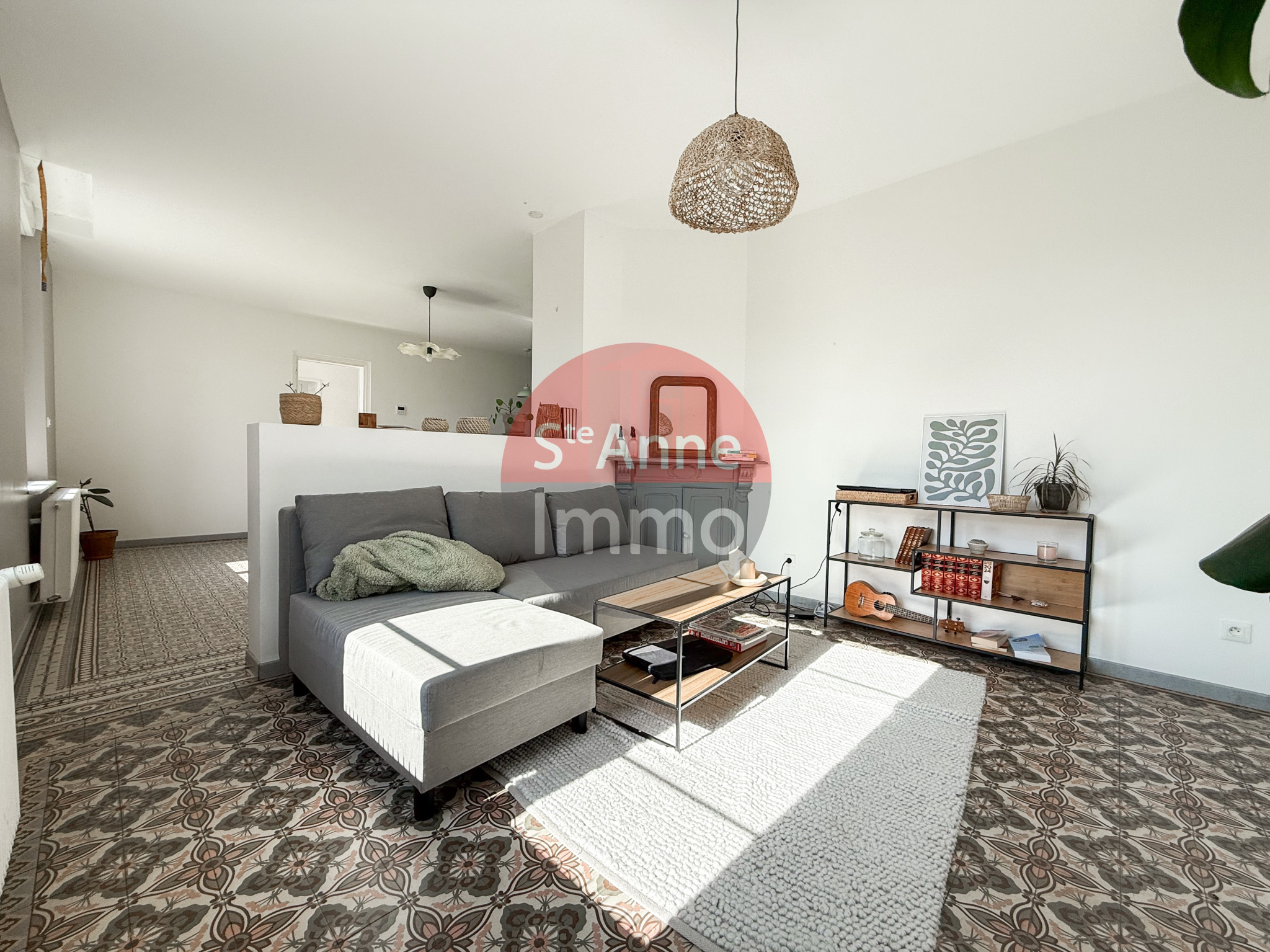 Immo80 – L'immobilier à Amiens et dans la Somme-MAUCOURT – CORPS DE FERME – PLAIN PIED – 3 CHAMBRES – DEPENDANCES – GARAGE – JARDIN – CAVE