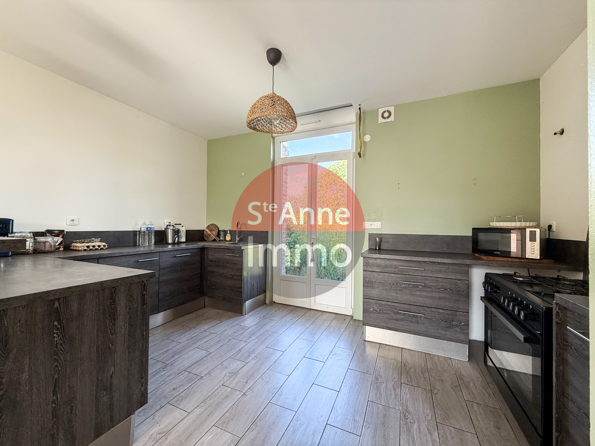 Immo80 – L'immobilier à Amiens et dans la Somme-MAUCOURT – CORPS DE FERME – PLAIN PIED – 3 CHAMBRES – DEPENDANCES – GARAGE – JARDIN – CAVE